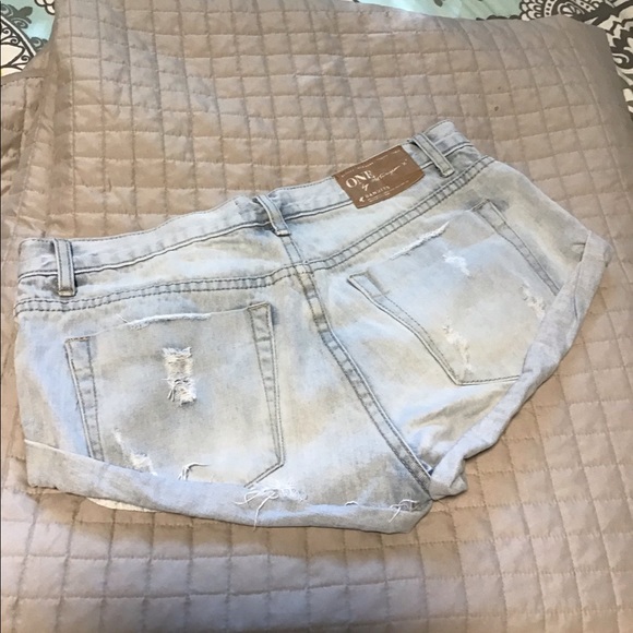ARITZIA ripped Jean Shorts - Picture 3 of 5
